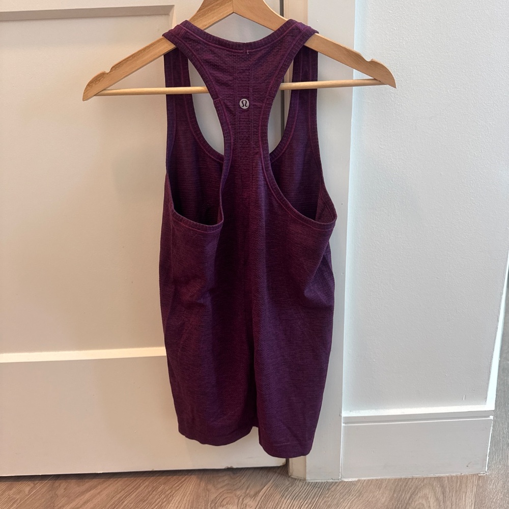 Lululemon - Picture 2 of 2